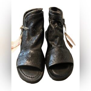 A.S 98 Ritchie sandals size 37